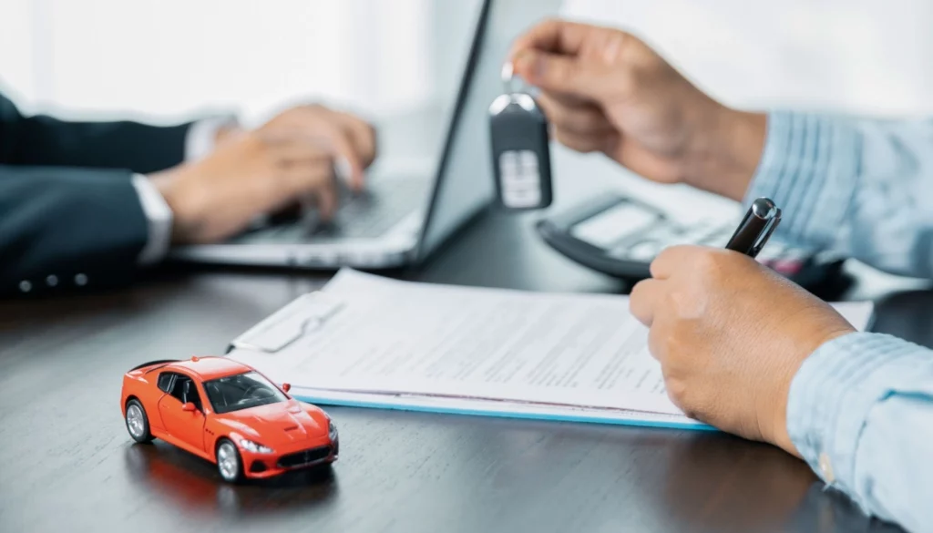 Firma contratto per noleggio lungo termine di auto e mezzi commerciali, rivolto a privati e aziende